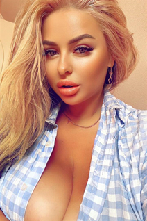 Belle femme ukrainienne marina de kharkov avec Blond cheveux, âge 36