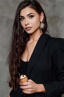 Pretty Ukrainian woman anastasia from dnepr with Dark Brown hair age 32