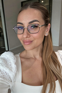 Mariée de brussels anna avec Blond cheveux, âge 42