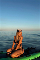 Girl from orlando elena with Blonde hair age 40 photo-11