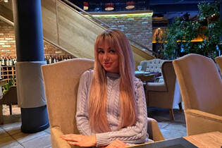 Beautiful woman of ukrainian anna from kiev with Blonde hair age 33 photo-14