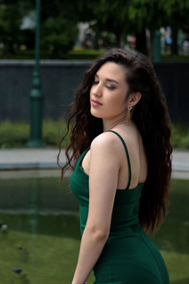 Ukrainian girl for marriage julia from kharkiv with Dark Brown hair age 21