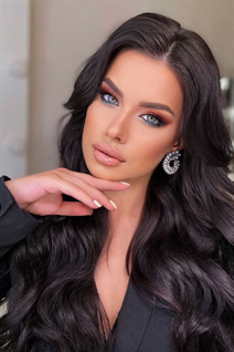 Gorgeous Ukrainian woman katerina from kiev with Black hair age 24
