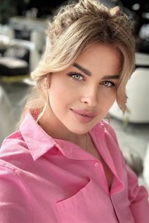 Ukrainian mail order bride tatiana from lviv with Dark Brown hair age 34