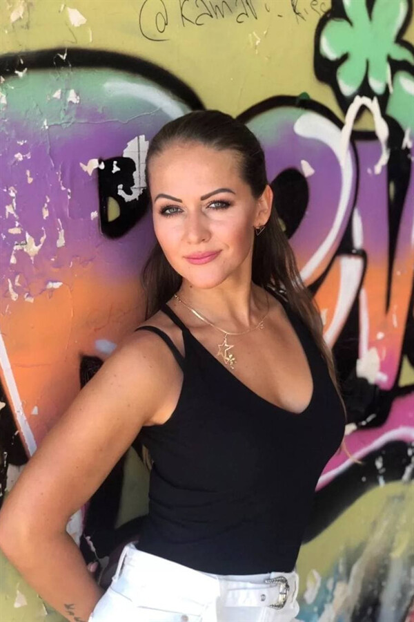 Charming Elena (41 y.o.) from Toronto with Light Brown hair ID 175562