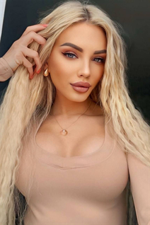 Perfect woman anna from brussels with Blonde hair age 34