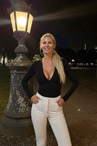 Dating a german woman olena from baden-baden with Blonde hair 45 years old photo-7