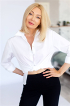 Dating a ukrainian woman nadezhda from kiev with Blonde hair age 56 photo-4