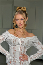 Femme célibataire ukrainienne anastasiia de lutsk avec Blond cheveux, âge 19 photo-2