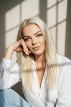 Ukrainian bride iryna from kyiv with Blonde hair age 43 photo-10