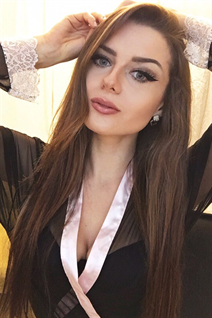 Stunning Ukrainian woman margarita from kyiv with Black hair age 34