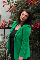 Beautiful single ukrainian woman olena from lviv with Dark Brown hair age 55