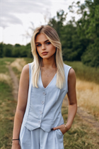 Beautiful wife from Ukraine olesya from poltava with Blonde hair age 18 photo-4