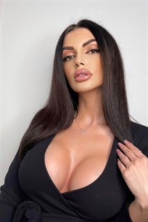 Bride from zenica danira with Black hair age 26