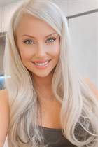 valencia mariée eleonora avec Blond cheveux, âge 46 photo-1