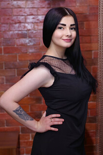 Average ukrainian woman natalia from dnepr with Black hair age 22