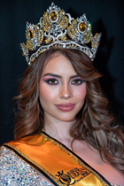 Pretty girl andreina-carolina from madrid with Light Brown hair age 28 photo-5