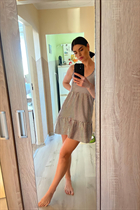 Beautiful wife from Ukraine oksana from zaporizhzhia with Dark Brown hair age 33 photo-11