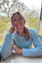 Mariée ukrainienne julia de kiev avec Chatain clairs cheveux, âge 46 photo-19