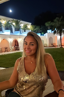 Femme parfaite marinochka de berlin avec Chatain clairs cheveux, âge 47