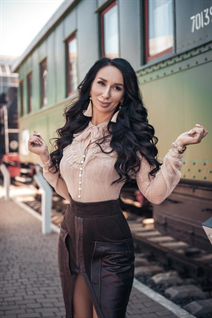 Ukraine wife from zaporozhye yana with Dark Brown hair age 29