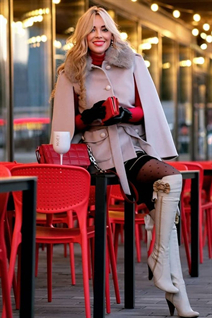 Mariée ukrainienne par correspondance olga de lviv avec Blond cheveux, âge 48