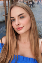 Pretty girl nadia from miami with Light Brown hair age 22 photo-10