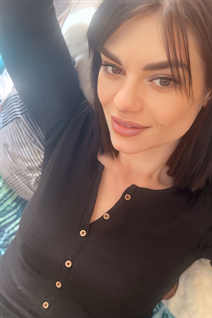 Beautiful wife from Ukraine oksana from zaporizhzhia with Dark Brown hair age 33