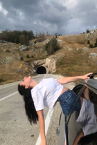 Ukrainian girl julia from kharkiv with Dark Brown hair age 26 photo-6