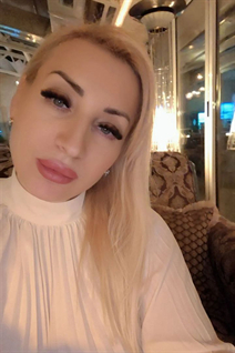 Ukrainian single woman irina from odessa with Blonde hair age 46