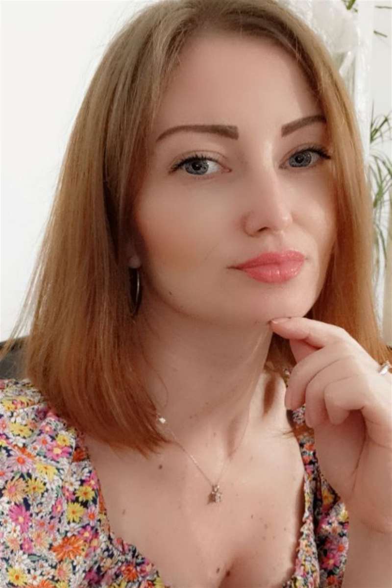 Gorgeous Julia 39 Yo From Odessa With Red Hair Id 964717 Ladadate 