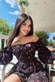 Superbe fille ukrainienne olena de odessa avec Brunette cheveux, âge 37