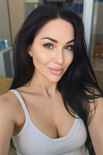 Pretty Ukrainian woman tatyana from kharkov with Black hair age 46