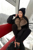 Dating a german woman yulia from berlin with Dark Brown hair 45 years old photo-5