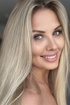 Belle fille allemande anna de munich avec Blond cheveux 39 ans