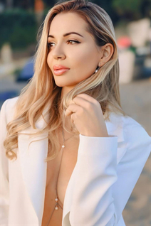 Mariée ukrainienne par correspondance natalia de kiev avec Blond cheveux, âge 43