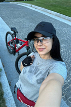 Date Ukrainian women natalia from dnepr with Black hair age 33 photo-3