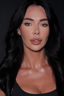 Femme parfaite svetlana de krakow avec Brunette cheveux, âge 42