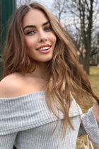 Dating a german girl varvara from berlin with Light Brown hair 20 years old photo-3