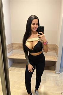 Femme parfaite hanna de ljubljana avec Brunette cheveux, âge 33