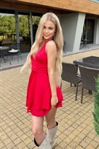 Ukrainian woman online daria from kyiv with Blonde hair age 18 photo-9
