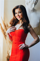 Encantadora chica ucraniana vladislava de khmelnitsky con pelo Marrón oscuro y edad 28 photo-3