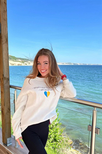 Conocer a chica ucraniana oleksandra de kiev con pelo Marrón claro y edad 28