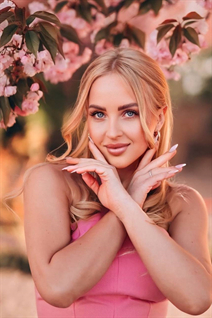 Belle femme ukrainienne anna de khmelnitsky avec Blond cheveux, âge 35