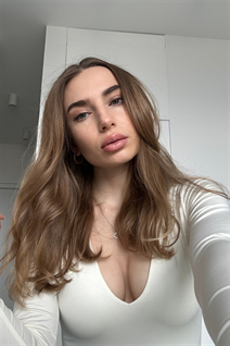 Lady from Ukraine yulia from kyiv with Blonde hair age 31
