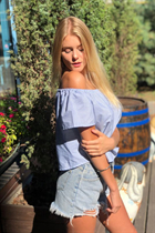 winnipeg bride adelina with Blonde hair age 26 photo-1