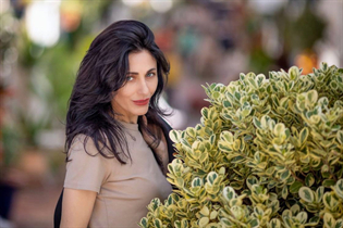 Bride from barcelona natalia with Dark Brown hair age 45 photo-11