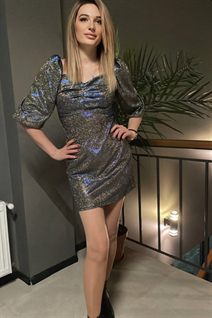 Chica ucraniana katya de kiev con pelo Rubio y edad 36