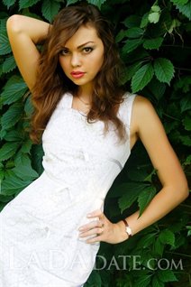 Beautiful Ukrainian brides aleksandra from chuguev with Light Brown hair age 27