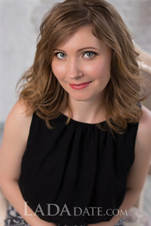 Dating ukrainian women ekaterina from nikolaev with Light Brown hair age 34